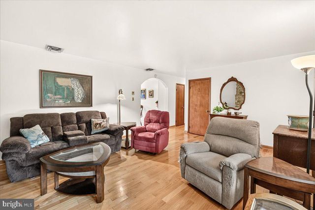 1752 ROHRERSVILLE RD, Knoxville, MD 21758