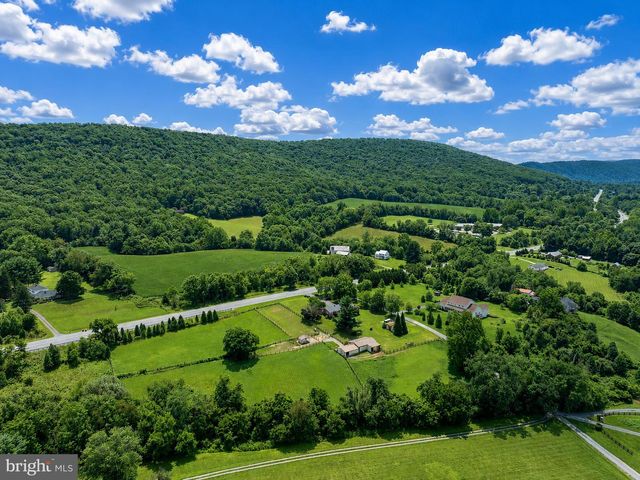 1752 ROHRERSVILLE RD, Knoxville, MD 21758