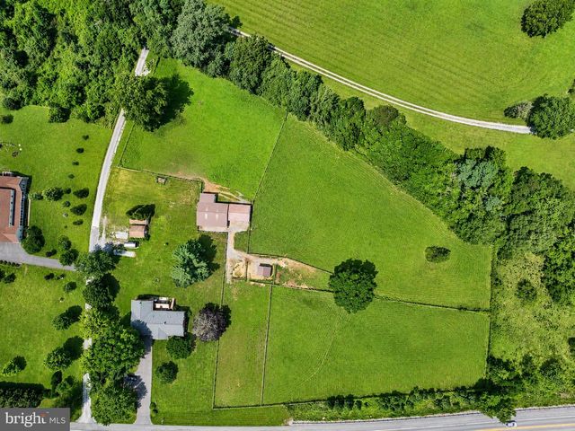 1752 ROHRERSVILLE RD, Knoxville, MD 21758