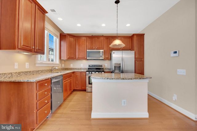 42726 TUNSTALL TER, Ashburn, VA 20147