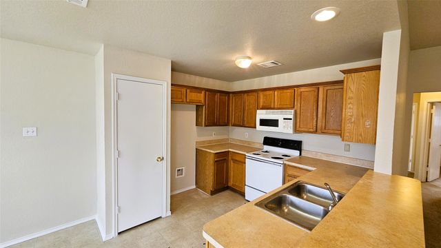 715 Hallvale Drive, White Settlement, TX 76108