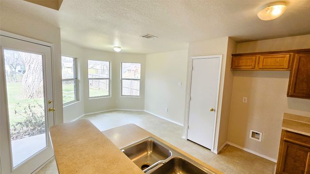 715 Hallvale Drive, White Settlement, TX 76108