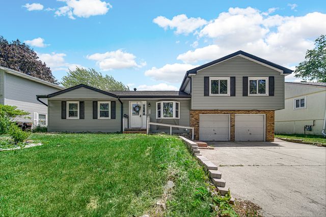 676 Marine Drive, Wauconda, IL 60084