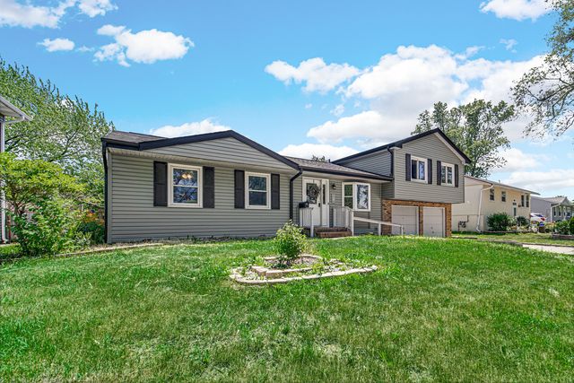 676 Marine Drive, Wauconda, IL 60084