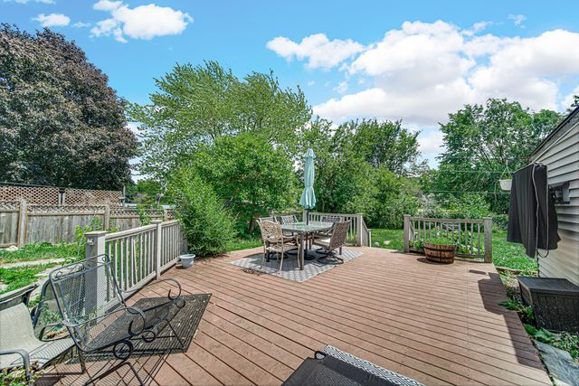 676 Marine Drive, Wauconda, IL 60084