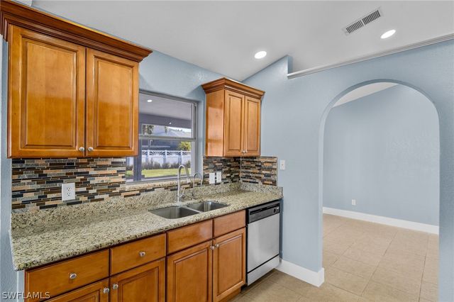 1715 NE 2nd AVE, Cape Coral, FL 33909