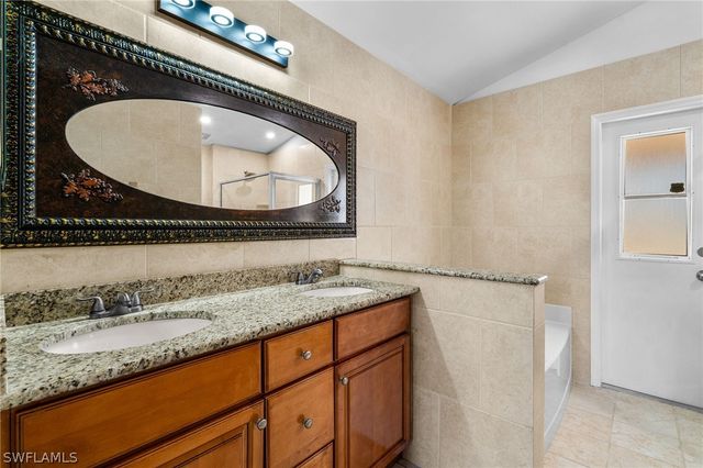 1715 NE 2nd AVE, Cape Coral, FL 33909