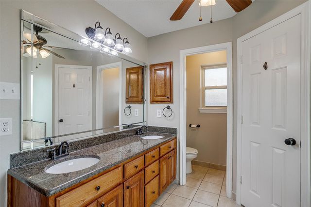837 NW Park Meadow Lane, Burleson, TX 76028