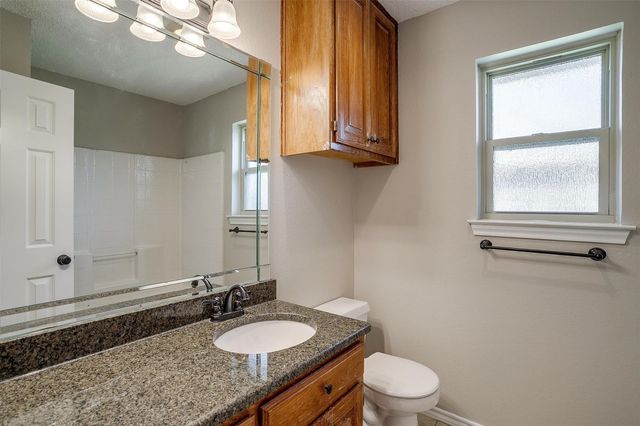 837 NW Park Meadow Lane, Burleson, TX 76028