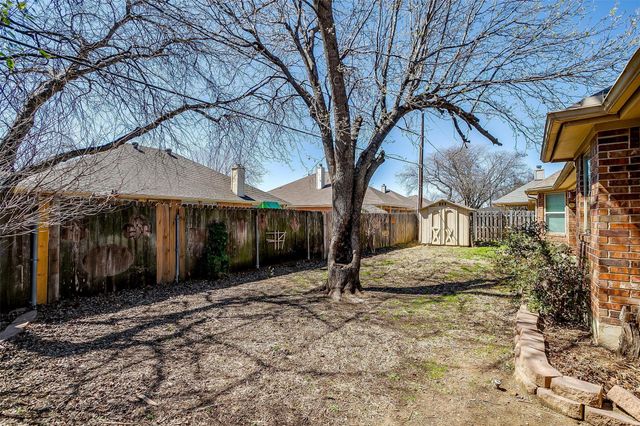 837 NW Park Meadow Lane, Burleson, TX 76028