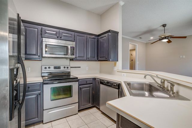 837 NW Park Meadow Lane, Burleson, TX 76028