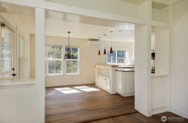 1074 Village Loop, Langley, WA 98260