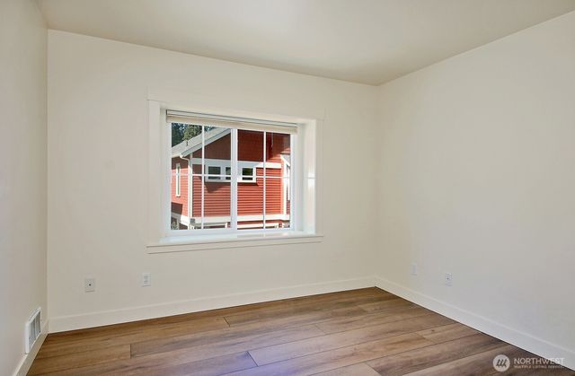 1074 Village Loop, Langley, WA 98260