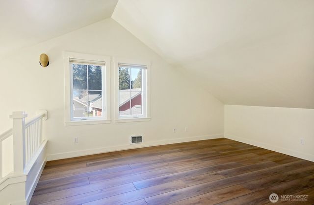 1074 Village Loop, Langley, WA 98260
