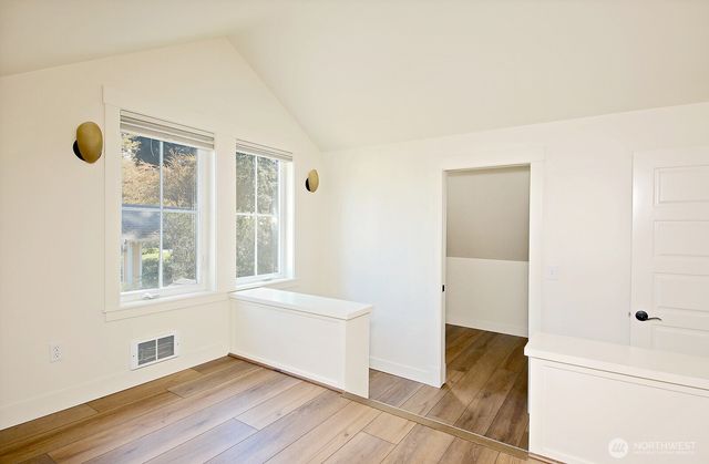 1074 Village Loop, Langley, WA 98260