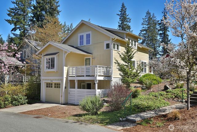 1074 Village Loop, Langley, WA 98260
