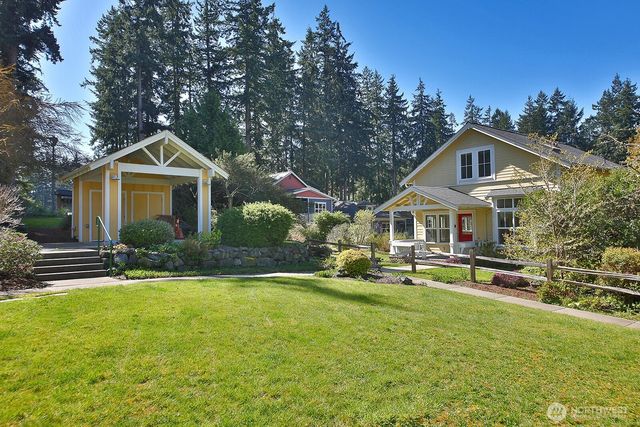 1074 Village Loop, Langley, WA 98260