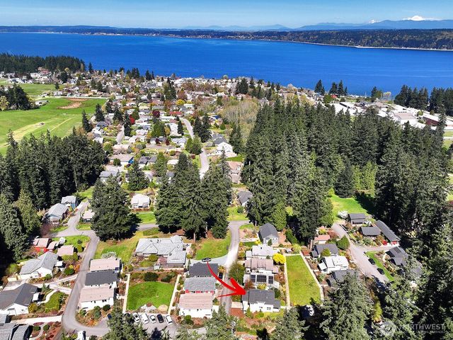 1074 Village Loop, Langley, WA 98260