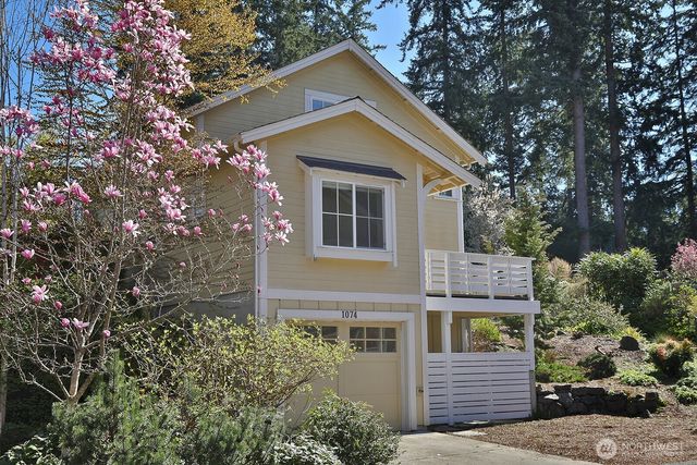 1074 Village Loop, Langley, WA 98260