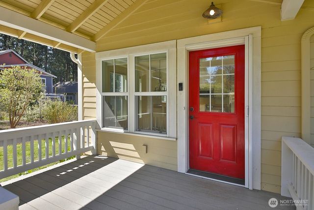 1074 Village Loop, Langley, WA 98260