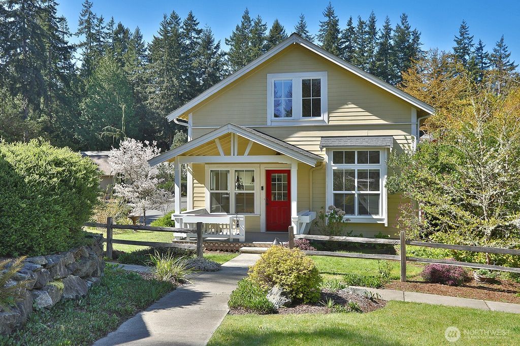 1074 Village Loop, Langley, WA 98260