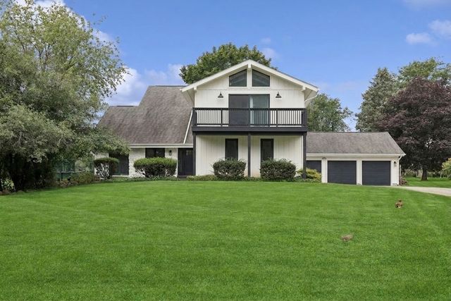 7239 Great Hill Road, Crystal Lake, IL 60012