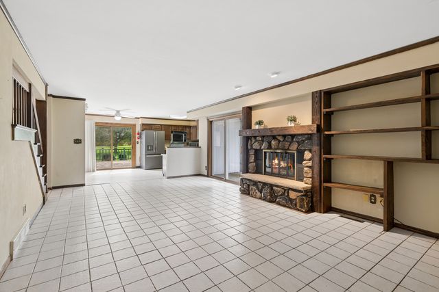 7239 Great Hill Road, Crystal Lake, IL 60012