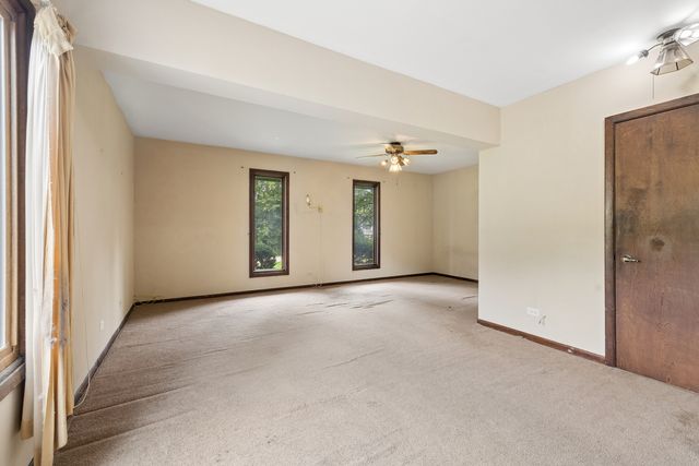 7239 Great Hill Road, Crystal Lake, IL 60012