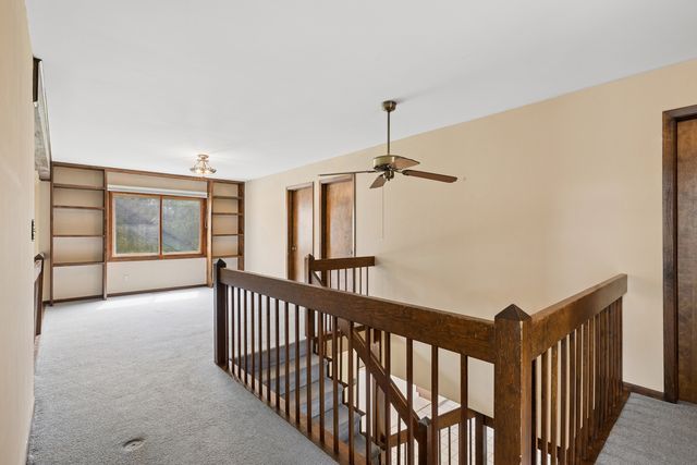 7239 Great Hill Road, Crystal Lake, IL 60012