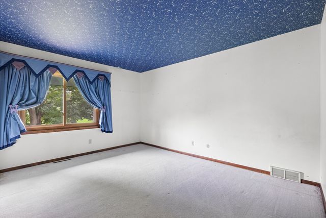 7239 Great Hill Road, Crystal Lake, IL 60012