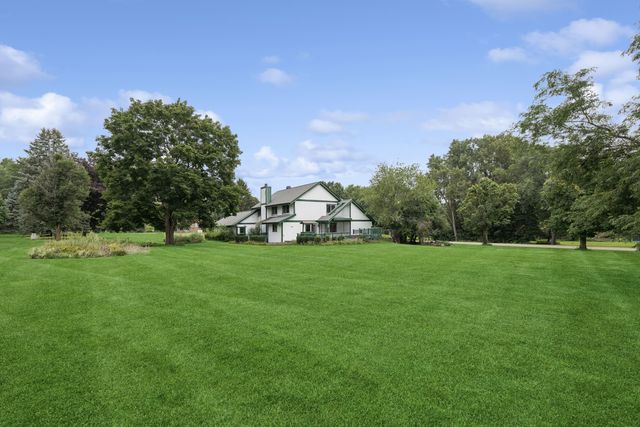 7239 Great Hill Road, Crystal Lake, IL 60012