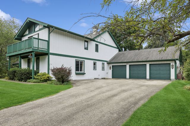 7239 Great Hill Road, Crystal Lake, IL 60012
