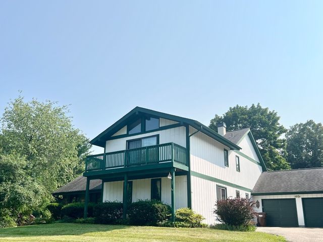 7239 Great Hill Road, Crystal Lake, IL 60012