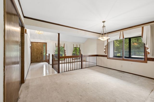 7239 Great Hill Road, Crystal Lake, IL 60012