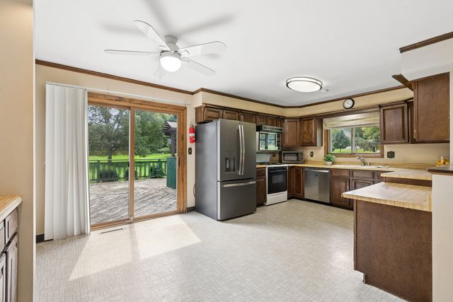 7239 Great Hill Road, Crystal Lake, IL 60012