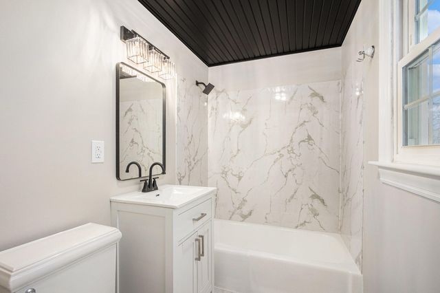 7404 W 86th Avenue, Crown Point, IN 46307