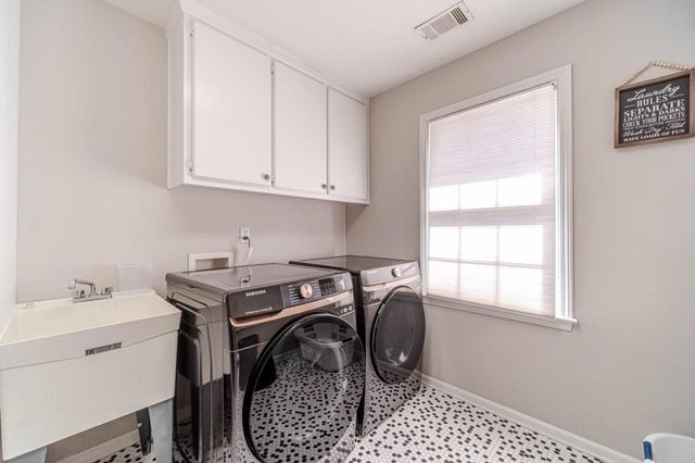 1412 Stratford Hall Court, Grayson, GA 30017