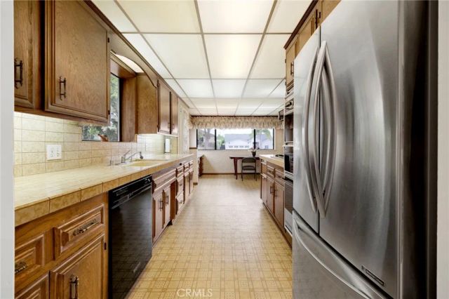 633 Groton Drive, Burbank, CA 91504