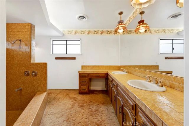 633 Groton Drive, Burbank, CA 91504