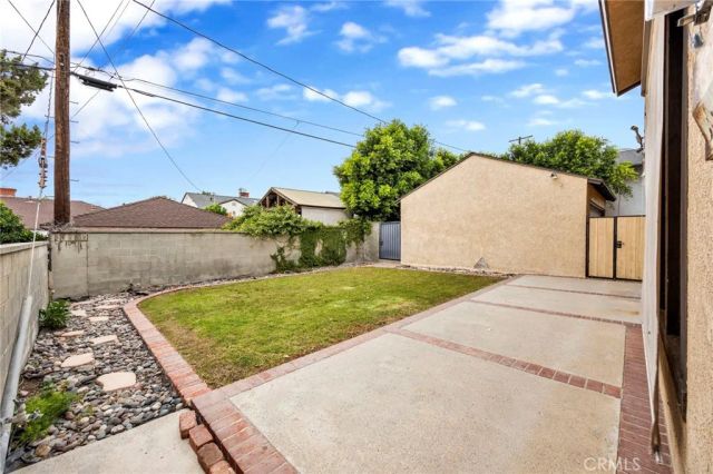 633 Groton Drive, Burbank, CA 91504