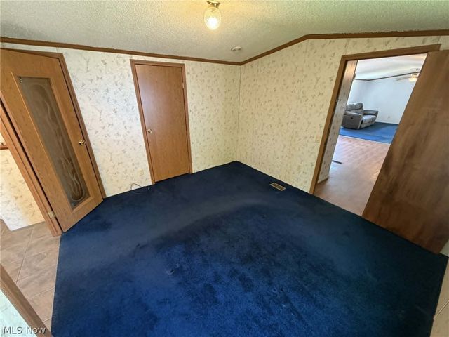 8 Hawaiian Drive, Madison, OH 44057