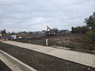 1521 Brown St, Woodburn, OR 97071