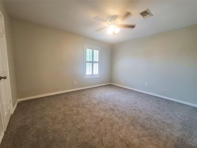 2030 Plantation Drive B2, Conroe, TX 77301