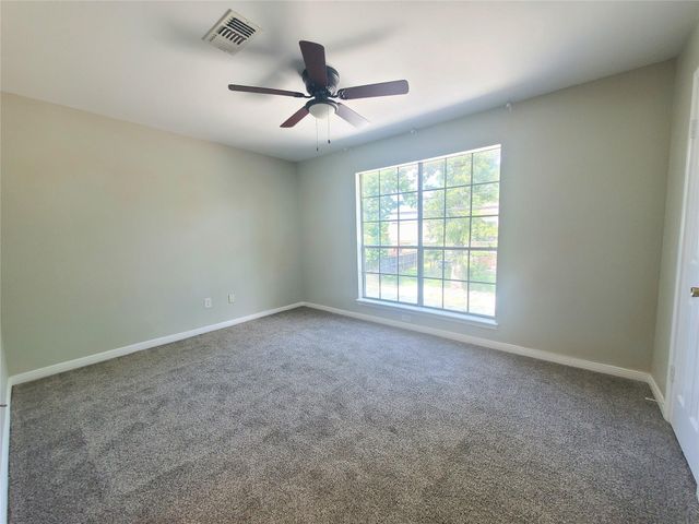 2030 Plantation Drive B2, Conroe, TX 77301