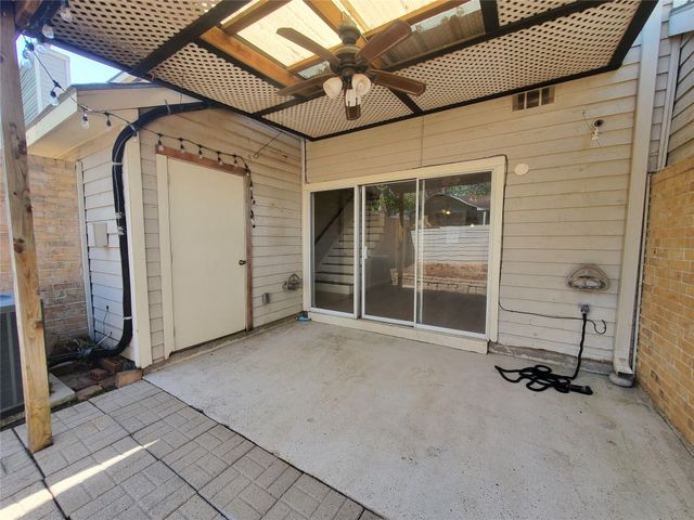 2030 Plantation Drive B2, Conroe, TX 77301
