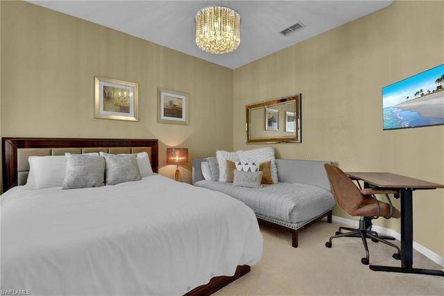 4650 Hawks Nest WAY M202, Naples, FL 34114