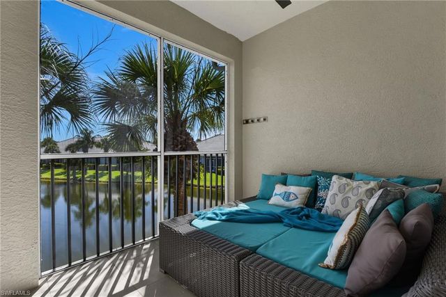 4650 Hawks Nest WAY M202, Naples, FL 34114