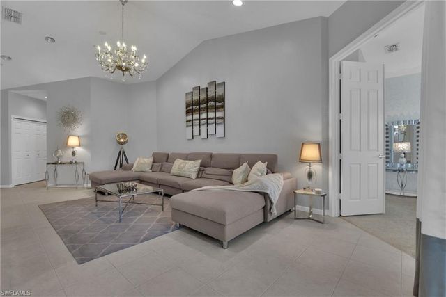 4650 Hawks Nest WAY M202, Naples, FL 34114