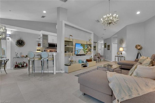 4650 Hawks Nest WAY M202, Naples, FL 34114