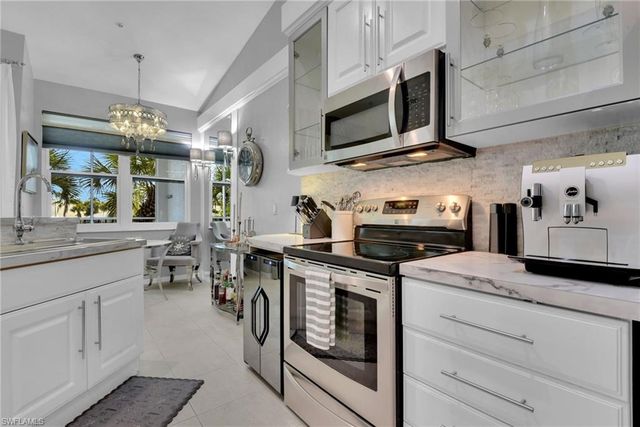 4650 Hawks Nest WAY M202, Naples, FL 34114